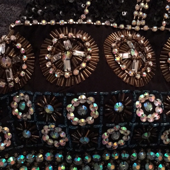 embellished jeweled crop top - Picture 3 of 4